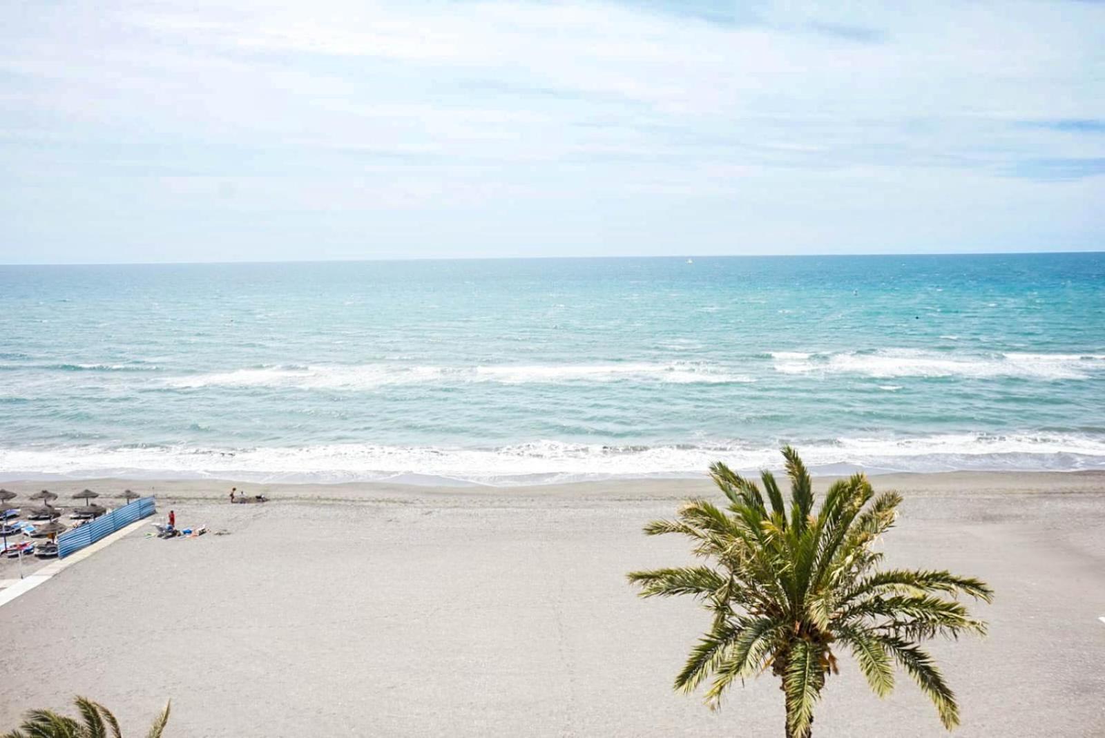 Precioso Apartamento En Primera Linea En Torrox Exteriör bild